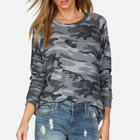 Michael Lauren Sweaters - Michael Lauren women’s JAMES RAGLAN camo pullover